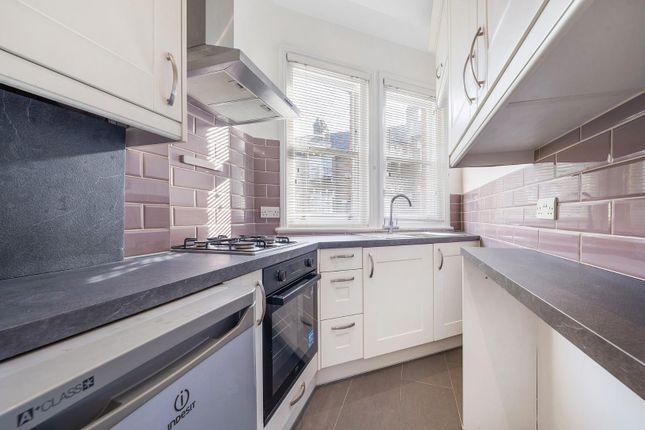 66A, Strathleven Road, London photo 4