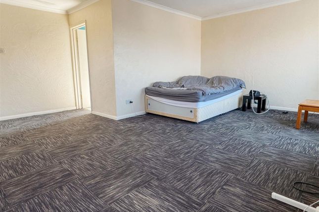 14 Maltravers Court, Maltravers Road, Littlehampton photo 3