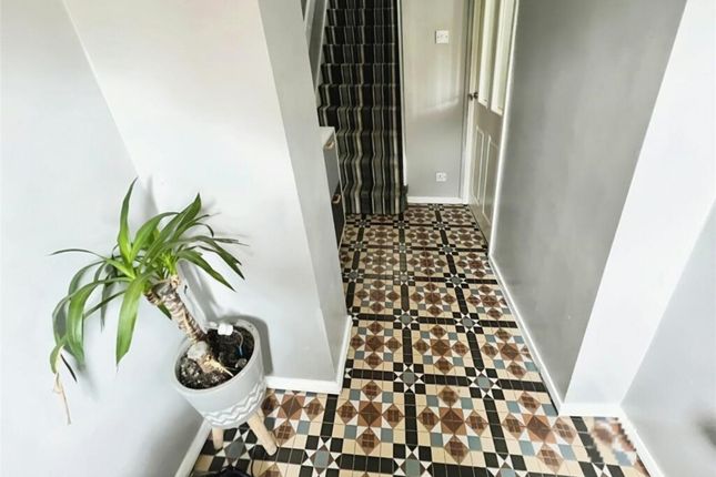 27 Brelades Close, Dudley photo 3
