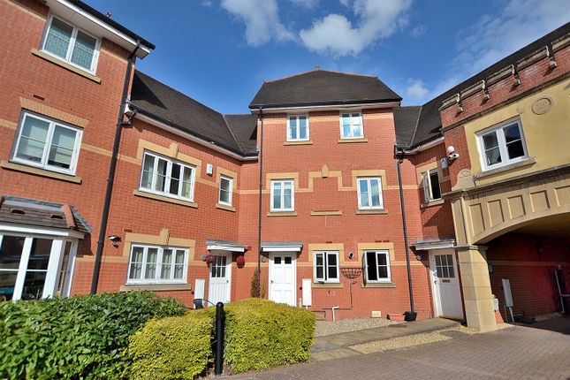 Thumbnail Town house for sale in Newhampton Road East, Wolverhampton