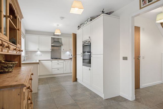60 Langton Grove, East Calder photo 3