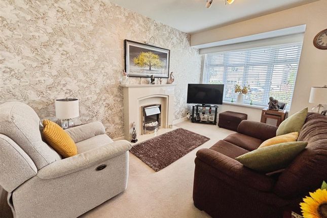 24, Mostyn Grove, Bradford photo 2