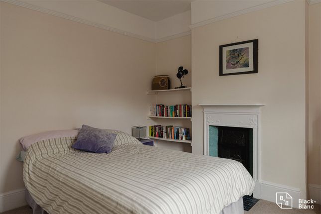 End terrace house for sale in Chisholm Road, Croydon