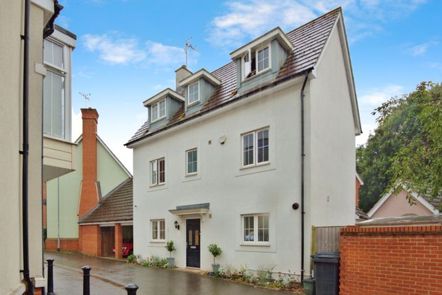 Link-detached house for sale in Lambourne Chase, Chelmsford, Essex