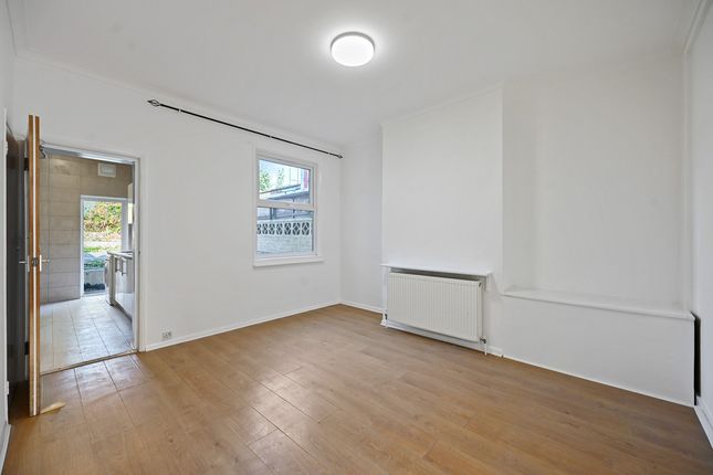 129, Wells House Road, London photo 3