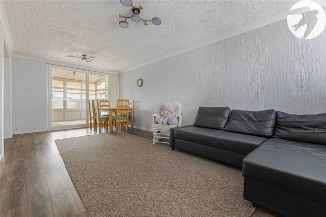 48, Mallard Way, Rochester photo 2