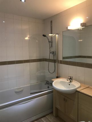 Flat for sale in Monument Court, Durham