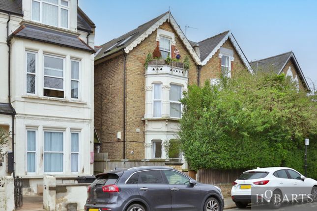 Flat to rent in Palmerston Road, Bowes Park, London