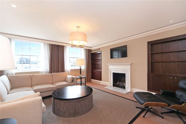 Thumbnail Flat to rent in Curzon Street, London