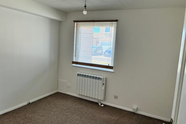 6, 5, Lake Drive, Peacehaven photo 3