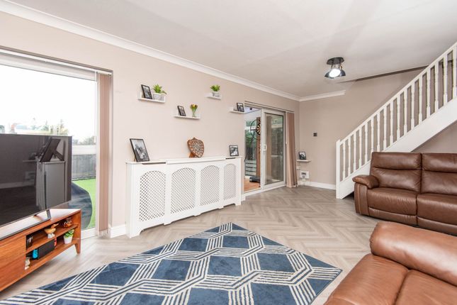 15 Victoria Park Road, Chesterfield photo 4