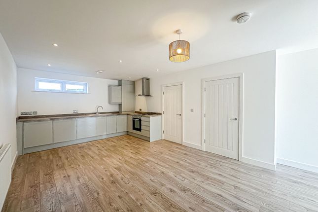 Apt A Gittins Apartments, Brook Street, Neston, Neston photo 2