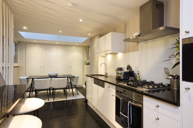 3, Uxbridge Street, London photo 4