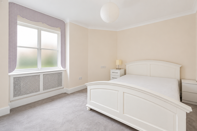 2A Windsor Court, Moscow Road, London, W2 4SN, London photo 4