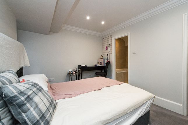 Flat to rent in Manchester Street, London