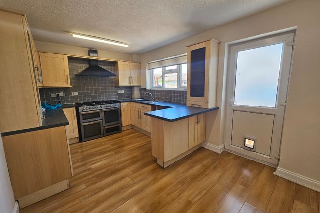 8, Jubilee Close, Northampton photo 2