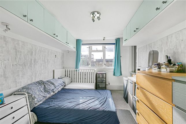13, Field Lane, Brentford photo 4