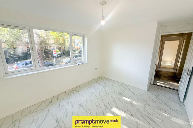 2-bed house on Malzeard Road, Luton, £1,250/mo