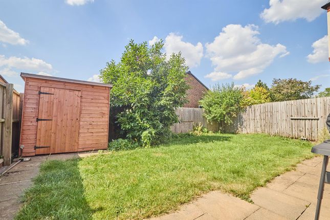 20, Lockley Gardens, Leicester photo 4