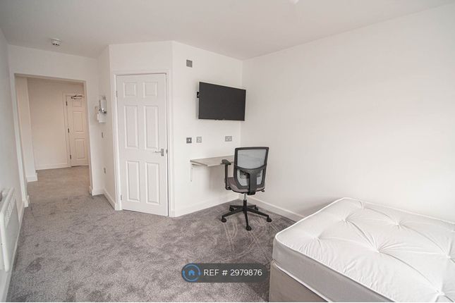 Room  Nether Hall, Nether Hall Road, Doncaster photo 2