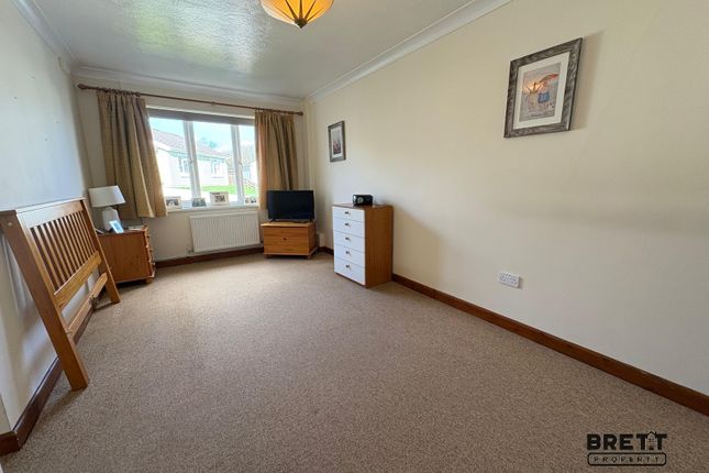 12, Hazel Grove, Milford Haven photo 5