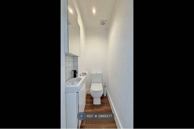 Bernard Road, Wallington photo 5