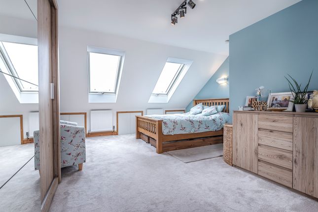 43b, Connaught Road, London photo 4