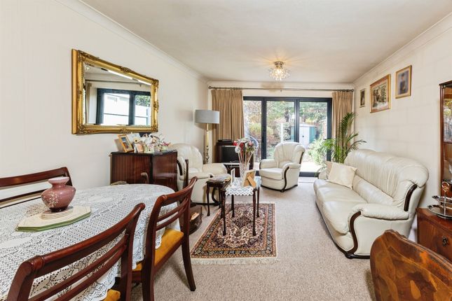 36, Carshalton Way, Reading photo 4