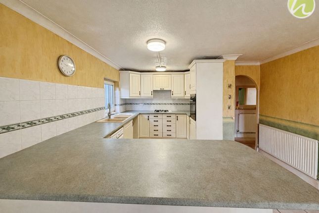 4 Giffords Cross Avenue, Stanford-Le-Hope photo 4