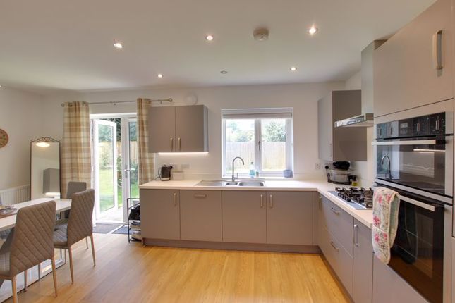 16, Roman Place, Westbury photo 2