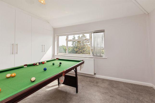 Lapstone House, Blackgrove Road, Aylesbury photo 4