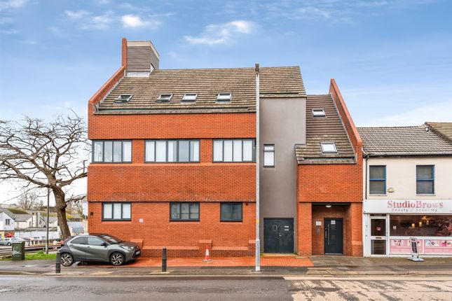 1-bed flat on 13 Maxwell Street, £117,000