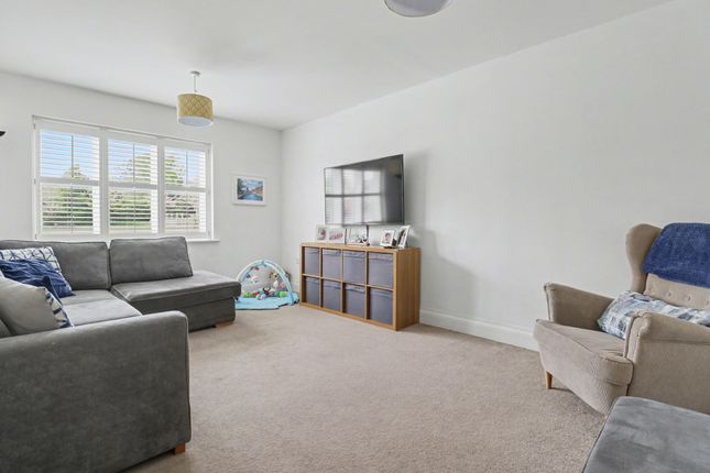 8 Pembers Hill Drive, Eastleigh photo 3