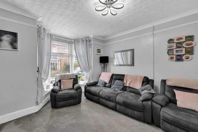 48, Wainfelin Avenue, Pontypool photo 4