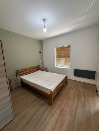 Room 2, 42, Granville Road, Luton photo 3