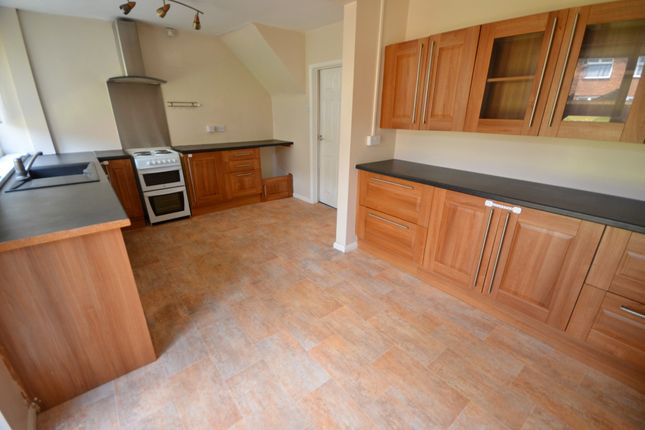 26, Castleford Avenue, Grimsby photo 4