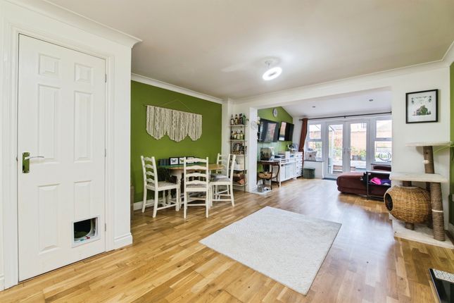 4, Bramley Close, Tiverton photo 4