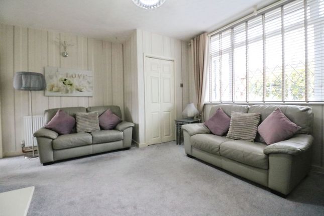39, Tamar Way, Slough photo 4
