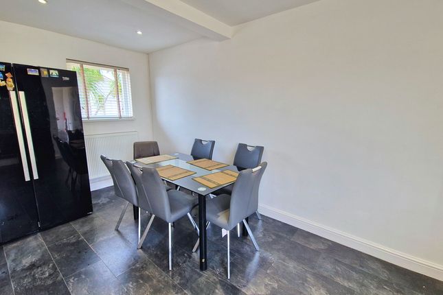 20, CRIBBWR SQUARE, KENFIG HILL photo 5