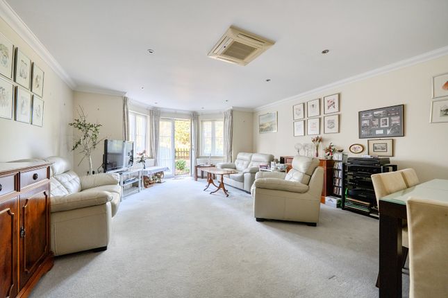 Flat 1, Blueberry Court, 37, Bycullah Road, Enfield photo 3