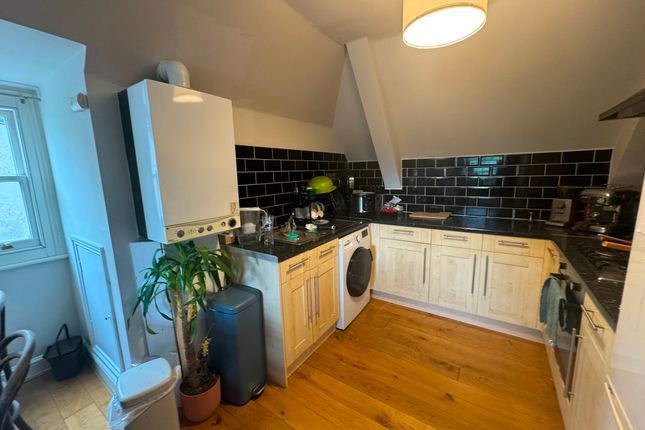 Thumbnail Flat to rent in Grosvenor Park Road, London