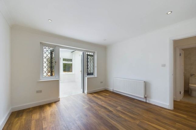 3 Ladywood Avenue, Orpington photo 4