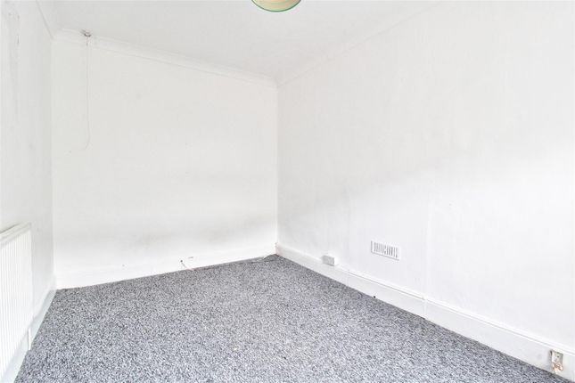 5, Queen Street, Abertillery photo 5
