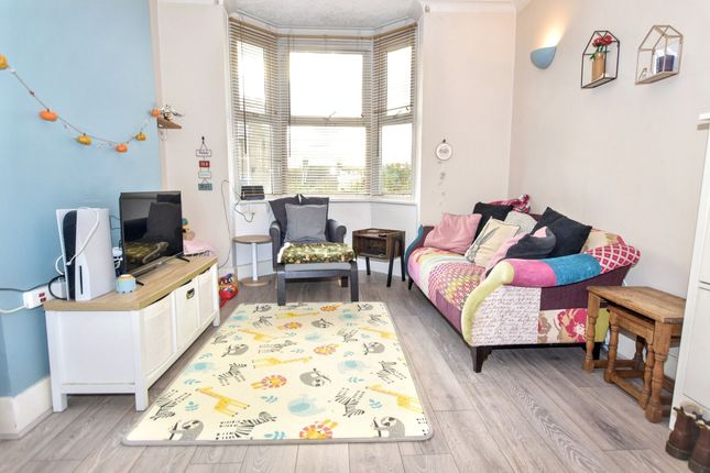 31 Woodford Avenue, Ramsgate photo 5