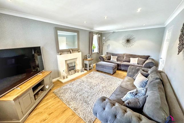 32, Belton Grove, Grantham photo 2