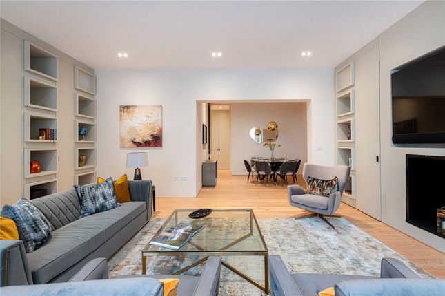 Flat to rent in South Audley Street, Mayfair, London