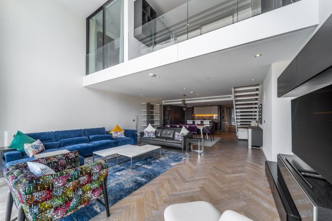 Town house to rent in Circus West, 188 Kirtling Street, London