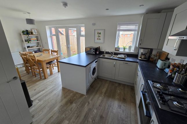 11, Cilgant Meredith, Swansea photo 2