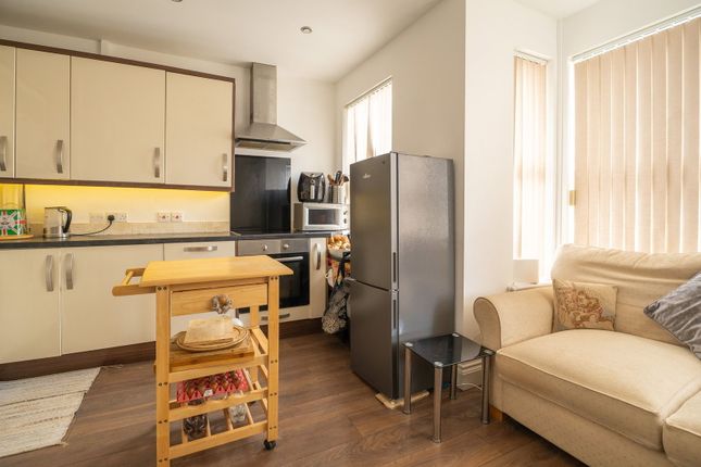 Flat 2 , 15, Woodville Road, Devon photo 2