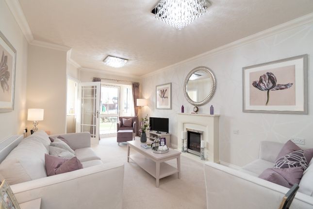 26 Beck Lodge,, Botley Road, Park Gate photo 3
